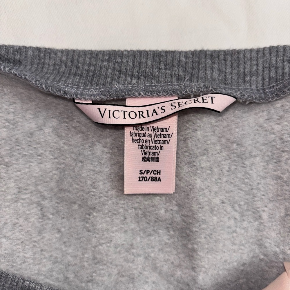 Victoria's Secret Round Neck Long Sleeve Ribbon Sweater - Picture 3 of 8